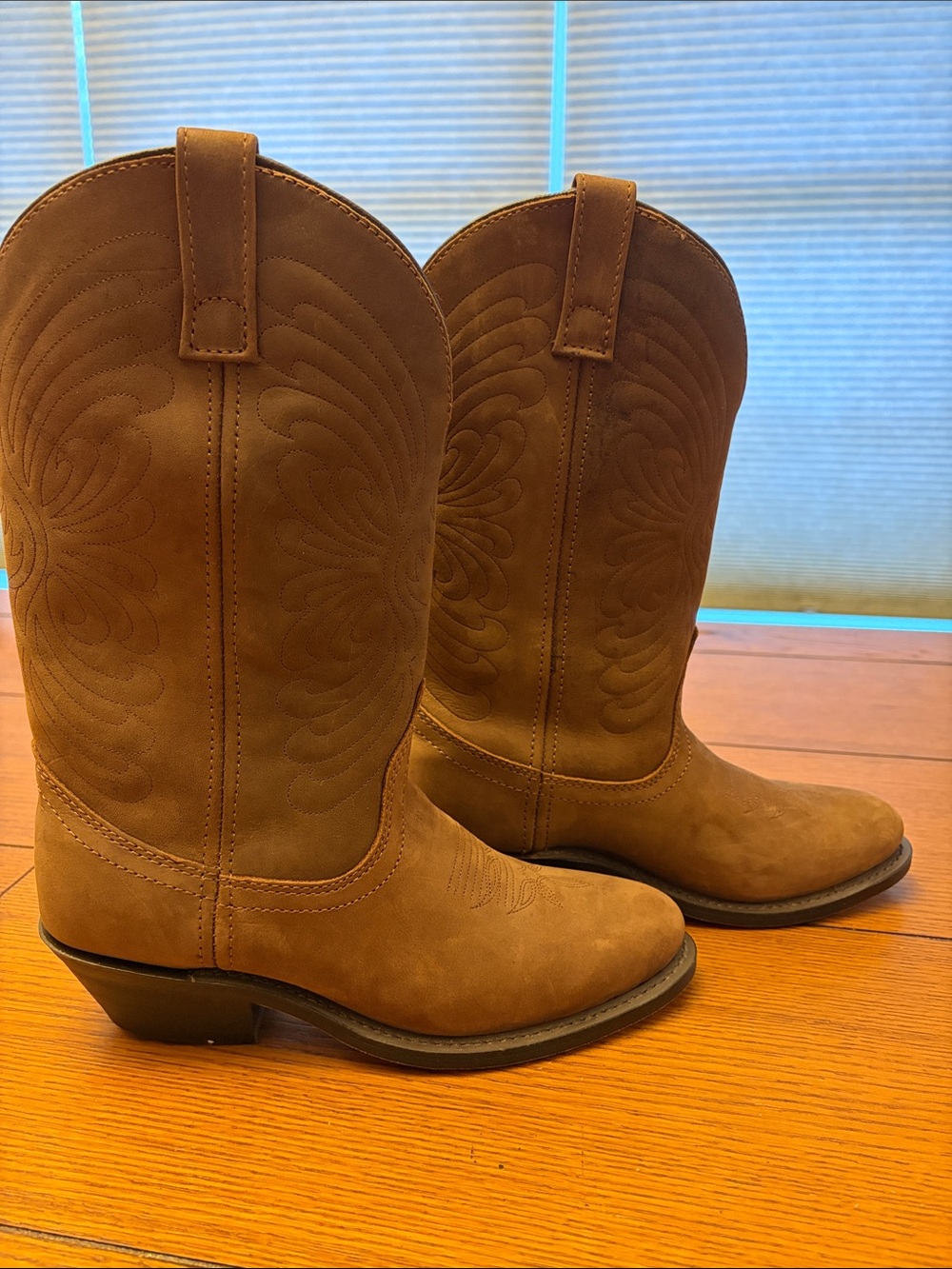 Classic Women's Tan Western Heeled Boots